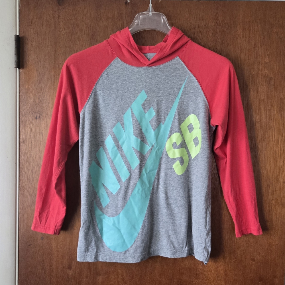 Nike Skateboarding Hooded Long Sleeve Tee Shirt Boys Size Large.
